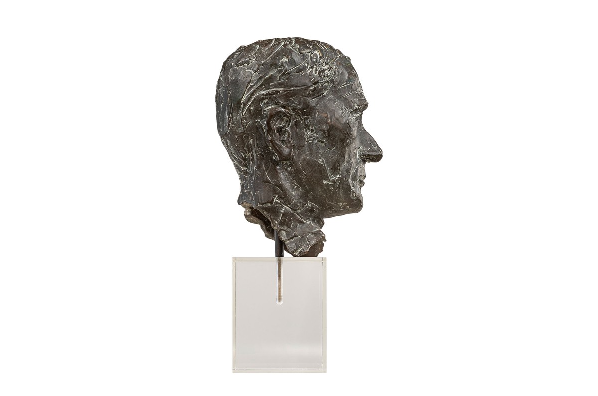 Casa Padrino Escultura Decorativa de Lujo Figura de Bronce Bronce / Marrón 15 x 23 x H. 45 cm - Escultura de Bronce Macizo sobre Base de Plexiglás - Accesorios Decorativos de Lujo Casa Padrino Escultura Decorativa de Lujo Figura de Bronce Bronce / Marrón 15 x 23 x H. 45 cm - Escultura de Bronce Macizo sobre Base de Plexiglás - Accesorios Decorativos de Lujo
