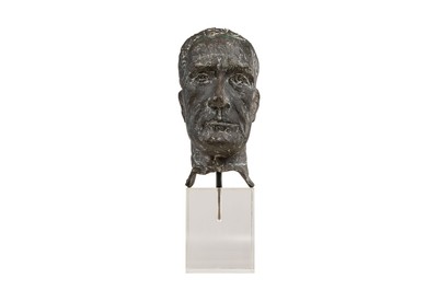 Casa Padrino Luxus Deko Skulptur Bronzefigur Bronze / Braun 15 x 23 x H. 45 cm - Massive Bronzeskulptur auf Plexiglas Sockel - Luxus Deko Accessoires