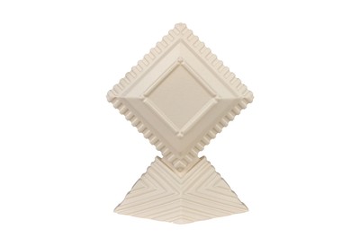Casa Padrino Luxus Deko Objekt Cremeweiß 31 x 21 x H. 40 cm - Skulpturales Steingut Objekt Unity mit Ivory Glasur - Luxus Deko Accessoires
