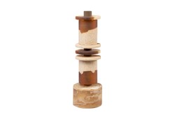 Casa Padrino Objeto Decorativo de Lujo Blanco Crema / Marrón Ø 12 x H. 38 cm - Pequeña Escultura Strata de Resina y Arena - Accesorios Decorativos de Lujo