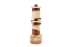 Casa Padrino Objeto Decorativo de Lujo Blanco Crema / Marrón Ø 12 x H. 38 cm - Pequeña Escultura Strata de Resina y Arena - Accesorios Decorativos de Lujo