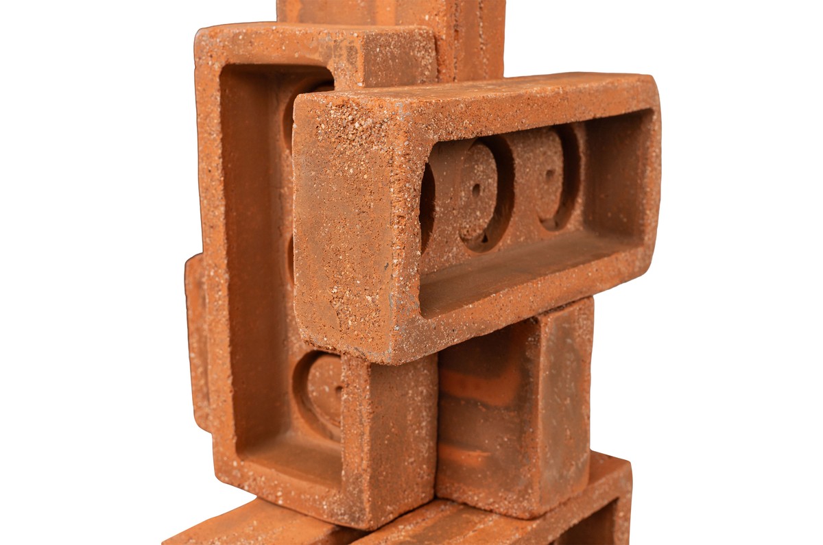 Casa Padrino Objeto Decorativo de Lujo Natural 30 x 22 x H. 61 cm - Objeto Escultural de Ladrillos de Terracota y Latón Sin Tratar - Accesorios Decorativos de Lujo Casa Padrino Objeto Decorativo de Lujo Natural 30 x 22 x H. 61 cm - Objeto Escultural de Ladrillos de Terracota y Latón Sin Tratar - Accesorios Decorativos de Lujo