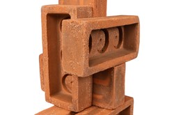 Casa Padrino Objeto Decorativo de Lujo Natural 30 x 22 x H. 61 cm - Objeto Escultural de Ladrillos de Terracota y Latón Sin Tratar - Accesorios Decorativos de Lujo Casa Padrino Objeto Decorativo de Lujo Natural 30 x 22 x H. 61 cm - Objeto Escultural de Ladrillos de Terracota y Latón Sin Tratar - Accesorios Decorativos de Lujo