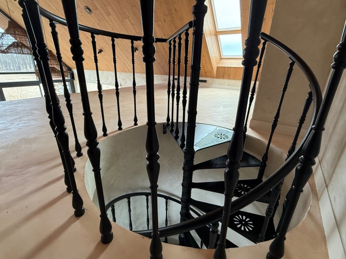 Casa Padrino escalera de caracol rústica de hierro fundido negro Ø 155 x Al. 260 cm - Escalera de caracol con 13 peldaños - Escalera de hierro fundido macizo Casa Padrino escalera de caracol rústica de hierro fundido negro Ø 155 x Al. 260 cm - Escalera de caracol con 13 peldaños - Escalera de hierro fundido macizo