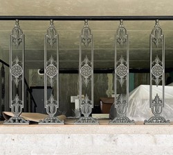 Casa Padrino balaustre de hierro fundido negro 25 x Al. 103 cm - Suntuoso balaustre decorativo para escaleras con ornamento - Barandilla de balcón y escalera