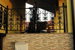 Casa Padrino balaustre de hierro fundido negro 22 x Al. 78 cm - Suntuoso balaustre decorativo con ornamento de roseta - Barandilla de balcón y escalera