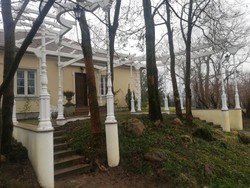 Casa Padrino columna de hierro fundido negra Al. 217 cm - Suntuosa columna de jardín con capitel - Decoración de jardín y terraza