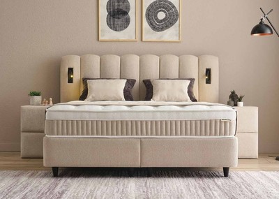 Casa Padrino Luxus Boxspringbett mit gewelltem Kopfteil und Leseleuchten Beige 160 x 200 cm Casa Padrino Luxus Boxspringbett mit gewelltem Kopfteil und Leseleuchten Beige 160 x 200 cm