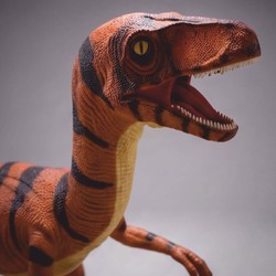 Casa Padrino Escultura Decorativa XXL Velociraptor Marrón / Negro 295 x Al. 150 cm - Figura de Jardín a Tamaño Real
