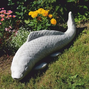 Casa Padrino scultura gargoyle decorativa da giardino carpa koi grigio 73 cm - Figura decorativa in pietra per giardino - Accessori per giardino