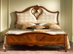 Casa Padrino Luxus Bed Brown 182 x 212 x H. 144 cm - Handcrafted Solid Wood Furniture with High Quality Upholstery, Heart Motif - Luxury Quality Casa Padrino Luxus Bed Brown 182 x 212 x H. 144 cm - Handcrafted Solid Wood Furniture with High Quality Upholstery, Heart Motif - Luxury Quality
