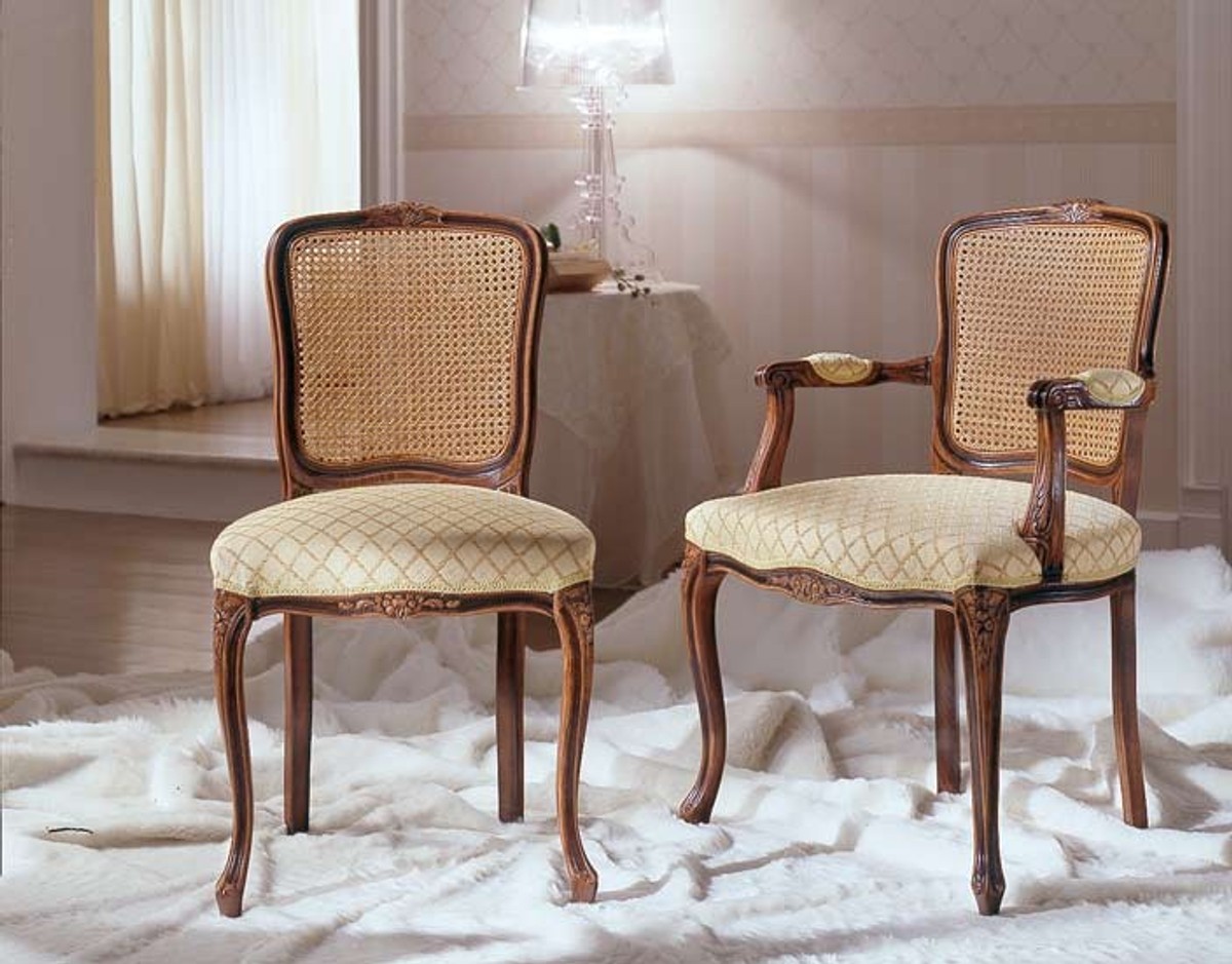 Casa Padrino Luxus Chaise de Salle à Manger Marron 49 x 56 x H. 97 cm - Meuble en Bois Massif Fait Main avec Garnissage de Qualité - Qualité de Luxe Casa Padrino Luxus Chaise de Salle à Manger Marron 49 x 56 x H. 97 cm - Meuble en Bois Massif Fait Main avec Garnissage de Qualité - Qualité de Luxe
