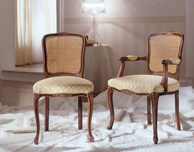 Casa Padrino Luxus Esszimmerstuhl Braun 49 x 56 x H. 97 cm - Handgefertigtes Massivholz Möbel mit hochwertiger Polsterung - Luxus Qualität Casa Padrino Luxus Esszimmerstuhl Braun 49 x 56 x H. 97 cm - Handgefertigtes Massivholz Möbel mit hochwertiger Polsterung - Luxus Qualität