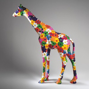 Casa Padrino XXL Deko Skulptur Giraffe Bunt H. 320 cm - Riesige Garten Deko Figur mit Blumendesign