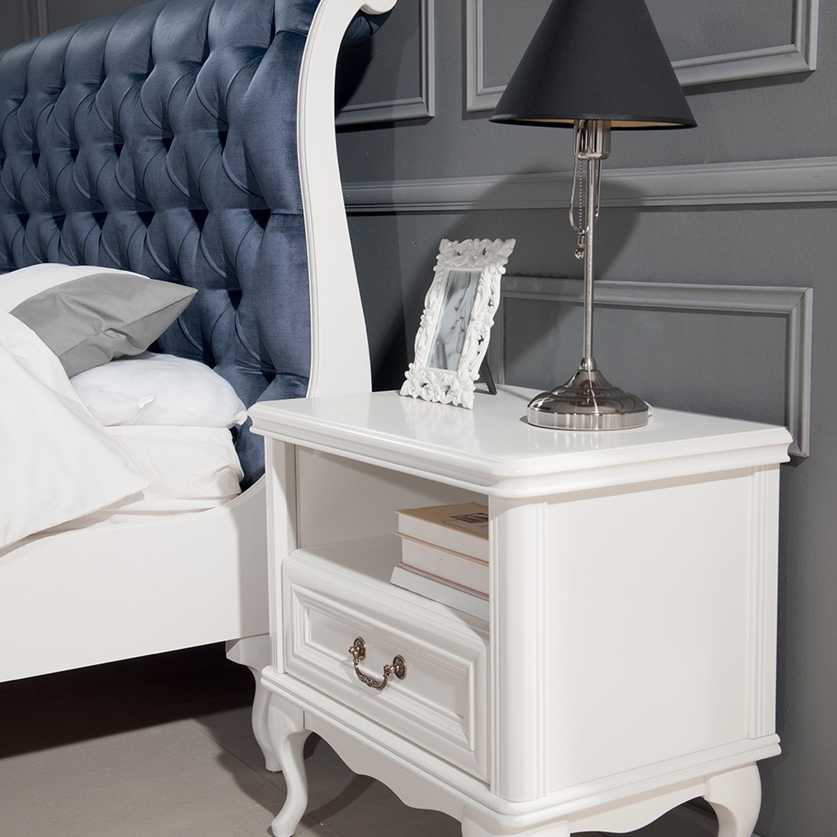 Casa Padrino luxury Art Nouveau double bed dark brown / cream 160 x 200 cm with Chesterfield headboard - Elegant solid wood bed - Art Nouveau bedroom furniture Casa Padrino luxury Art Nouveau double bed dark brown / cream 160 x 200 cm with Chesterfield headboard - Elegant solid wood bed - Art Nouveau bedroom furniture