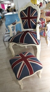 Casa Padrino baroque dining chair with armrests Union Jack / cream + of related ottoman Casa Padrino baroque dining chair with armrests Union Jack / cream + of related ottoman