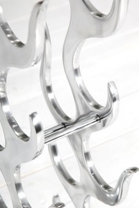 Casa Padrino Designer Weinregal für 9 Flaschen aus poliertem Aluminium - Silber, Höhe 93 cm, Breite 27 cm, Tiefe 14 cm