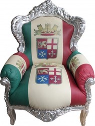 Casa Padrino Poltrona Barocca King Stile Italiano Argento - Legno Massello & Ecopelle - 120 x 85 x 85 cm Casa Padrino Poltrona Barocca King Stile Italiano Argento - Legno Massello & Ecopelle - 120 x 85 x 85 cm