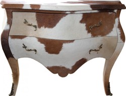 Casa Padrino Comò Barocco Pelle di Mucca Marrone/Bianco - Cassettiera in legno massello stile barocco - 120 x 55 x 85 cm Casa Padrino Comò Barocco Pelle di Mucca Marrone/Bianco - Cassettiera in legno massello stile barocco - 120 x 55 x 85 cm