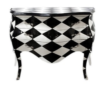 Casa Padrino Comò Barocco a Scacchi Nero/Bianco, Realizzato a mano in legno massello, Larghezza 125 cm, Profondità 56 cm, Altezza 86 cm Casa Padrino Comò Barocco a Scacchi Nero/Bianco, Realizzato a mano in legno massello, Larghezza 125 cm, Profondità 56 cm, Altezza 86 cm