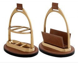 Casa Padrino Set da scrivania di lusso in vera pelle marrone e ottone, portalettere e portapenne, 17 x 12 x 20 cm Casa Padrino Set da scrivania di lusso in vera pelle marrone e ottone, portalettere e portapenne, 17 x 12 x 20 cm