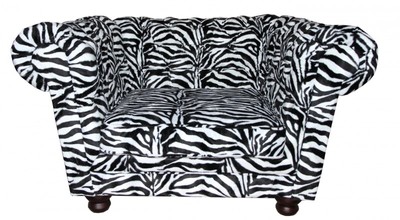 Casa Padrino Limited Edition Designer Chesterfield Armchair Zebra Black / White - 130 x 93 x H. 79 cm Casa Padrino Limited Edition Designer Chesterfield Armchair Zebra Black / White - 130 x 93 x H. 79 cm