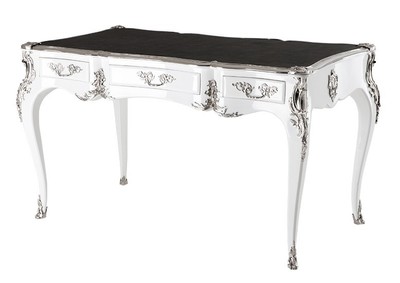 Casa Padrino Escritorio Barroco de Lujo en Blanco Brillo con Aplicaciones de Plata y Aspecto de Piel, 140 x 80 x 81 cm Casa Padrino Escritorio Barroco de Lujo en Blanco Brillo con Aplicaciones de Plata y Aspecto de Piel, 140 x 80 x 81 cm