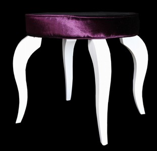 Casa Padrino Barock Sitzhocker Lila / Weiß - Designer Rundhocker - Luxus Qualität Casa Padrino Barock Sitzhocker Lila / Weiß - Designer Rundhocker - Luxus Qualität