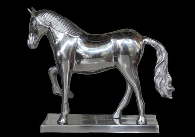 Casa Padrino Luxus Figur Pferd auf Sockel, Silber, 35 x 10,5 x 30,5 cm - Massive Skulptur aus Aluminium