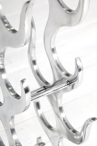 Casa Padrino Designer Weinregal Flammen Optik aus poliertem Aluminium - Silber, Höhe 93 cm, Breite 27 cm, Tiefe 14 cm
