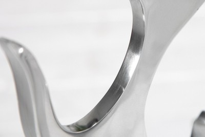 Casa Padrino Designer Weinregal Flammen Optik aus poliertem Aluminium - Silber, Höhe 93 cm, Breite 27 cm, Tiefe 14 cm