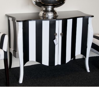 Casa Padrino Baroque Chest of Drawers in Antique Style, Black/White Striped, Solid Wood, 120 x 60 x 87 cm Casa Padrino Baroque Chest of Drawers in Antique Style, Black/White Striped, Solid Wood, 120 x 60 x 87 cm