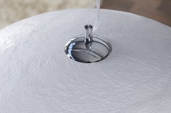 Casa Padrino Designer Pendelleuchte Weiß / Silber, Durchmesser 50 cm - Leuchte Lampe Hängeleuchte Casa Padrino Designer Pendelleuchte Weiß / Silber, Durchmesser 50 cm - Leuchte Lampe Hängeleuchte