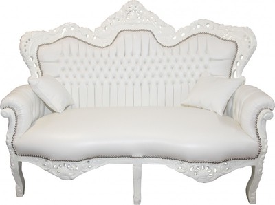 Casa Padrino Divano Barocco 2 Posti Master Effetto Pelle Bianco, L 160 x A 120 x P 70 cm - Arredo Soggiorno di Lusso Casa Padrino Divano Barocco 2 Posti Master Effetto Pelle Bianco, L 160 x A 120 x P 70 cm - Arredo Soggiorno di Lusso