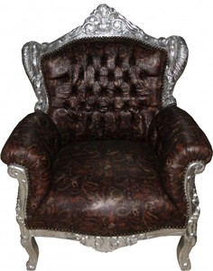 Casa Padrino Fauteuil Baroque Lord Marron/Argent Aspect Cuir avec Motif Dragon - Style Antique - 100 x 78 x 58 cm Casa Padrino Fauteuil Baroque Lord Marron/Argent Aspect Cuir avec Motif Dragon - Style Antique - 100 x 78 x 58 cm