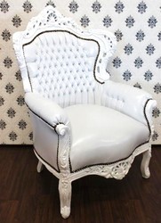 Casa Padrino Sillón Barroco King Blanco / Piel Sintética Blanca con Estrás - 85 x 85 x 120 cm