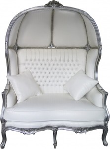 Casa Padrino Barock 2er Ballon Sofa Weiß Lederoptik / Silber - Breite 132 cm - Luxuriöse Sitzgelegenheit Casa Padrino Barock 2er Ballon Sofa Weiß Lederoptik / Silber - Breite 132 cm - Luxuriöse Sitzgelegenheit