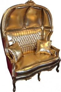 Casa Padrino Barock 2er Ballon Sofa Gold Lederoptik mit Bling Bling Glitzersteinen, 132 x 180 x 84 cm Casa Padrino Barock 2er Ballon Sofa Gold Lederoptik mit Bling Bling Glitzersteinen, 132 x 180 x 84 cm