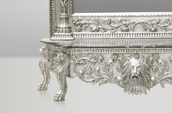 Casa Padrino Luxus Barock Spiegelkonsole Silber Lion - Prunkvolle Konsole mit Spiegel und Löwenkopf aus Massivholz - 185 x 275 x 45 cm
