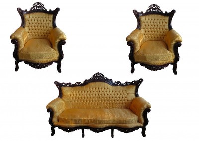 Casa Padrino Baroque Living Room Set Master Gold Pattern / Mahogany Brown - 3-Seater Sofa + 2 Armchairs Casa Padrino Baroque Living Room Set Master Gold Pattern / Mahogany Brown - 3-Seater Sofa + 2 Armchairs