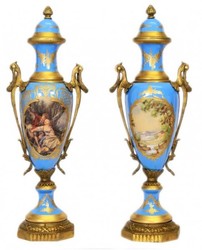 Casa Padrino Barock Porzellan Pokal Set Hellblau / Gold B20 H58 cm (2 Stück) - Exklusive Luxus Dekoration Casa Padrino Barock Porzellan Pokal Set Hellblau / Gold B20 H58 cm (2 Stück) - Exklusive Luxus Dekoration