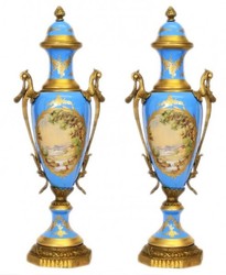 Casa Padrino Barock Porzellan Pokal Set Hellblau / Gold B20 H58 cm (2 Stück) - Exklusive Luxus Dekoration Casa Padrino Barock Porzellan Pokal Set Hellblau / Gold B20 H58 cm (2 Stück) - Exklusive Luxus Dekoration