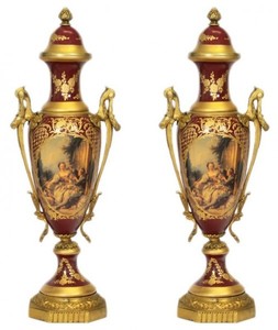 Casa Padrino Baroque Porcelain Chalice Set Bordeaux Red / Gold W20 H58 cm (2 Pieces) - Grand Decor - Hotel Decoration