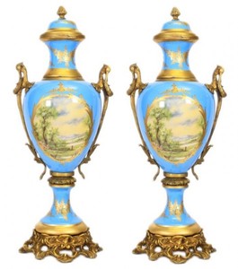 Casa Padrino Barock Porzellan Pokal Set Hellblau / Gold B26 H63 cm (2 Stück) - Grand Decor - Luxus Hotel Dekoration