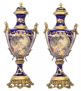Casa Padrino Baroque Porcelain Chalice Set Light Blue / Gold W 26 x H 63 cm - 2 Pieces - Luxury Hotel Decoration