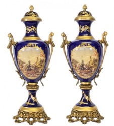Casa Padrino Set di Coppe Barocche in Porcellana Azzurro / Oro L 26 x A 63 cm - 2 Pezzi - Decorazione per Hotel di Lusso Casa Padrino Set di Coppe Barocche in Porcellana Azzurro / Oro L 26 x A 63 cm - 2 Pezzi - Decorazione per Hotel di Lusso