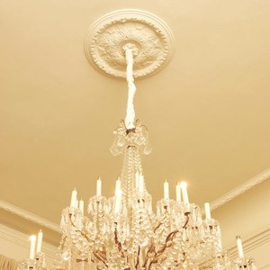 Casa Padrino Stuckrosette 71 x 71 cm Barock Jugendstil Deckenrosette Wandrosette in Weiß