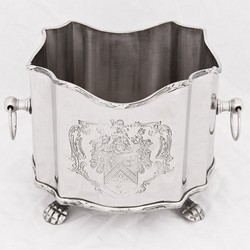 Casa Padrino Luxury Baroque Flower Vase Nickel-Plated Brass - Plant Pot - Silver - 18 cm x 14 cm Casa Padrino Luxury Baroque Flower Vase Nickel-Plated Brass - Plant Pot - Silver - 18 cm x 14 cm