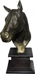 Casa Padrino Luxus Pferd Statue auf Holzsockel Antik Gold Braun H 39 cm - Dekorative Tierskulptur aus Aluminium Casa Padrino Luxus Pferd Statue auf Holzsockel Antik Gold Braun H 39 cm - Dekorative Tierskulptur aus Aluminium