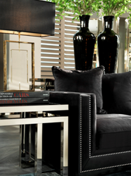 Casa Padrino Luxus Art Deco Designer Beistelltisch, polierter Edelstahl und Rauchglas, 65 x 65 x H. 55 cm